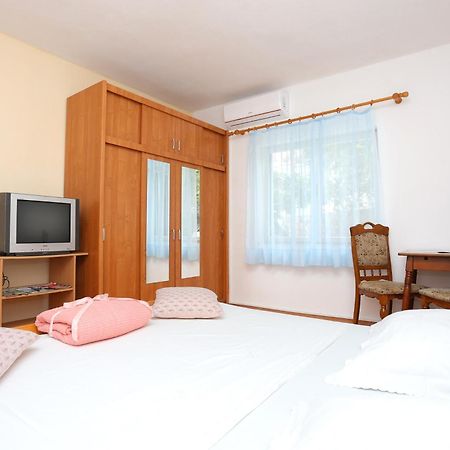 Rooms With A Parking Space Split - 17766 Kamer foto